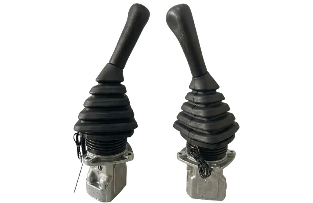 Joystick Completo para maquinaria pesada — Tracto Partes Ecuador